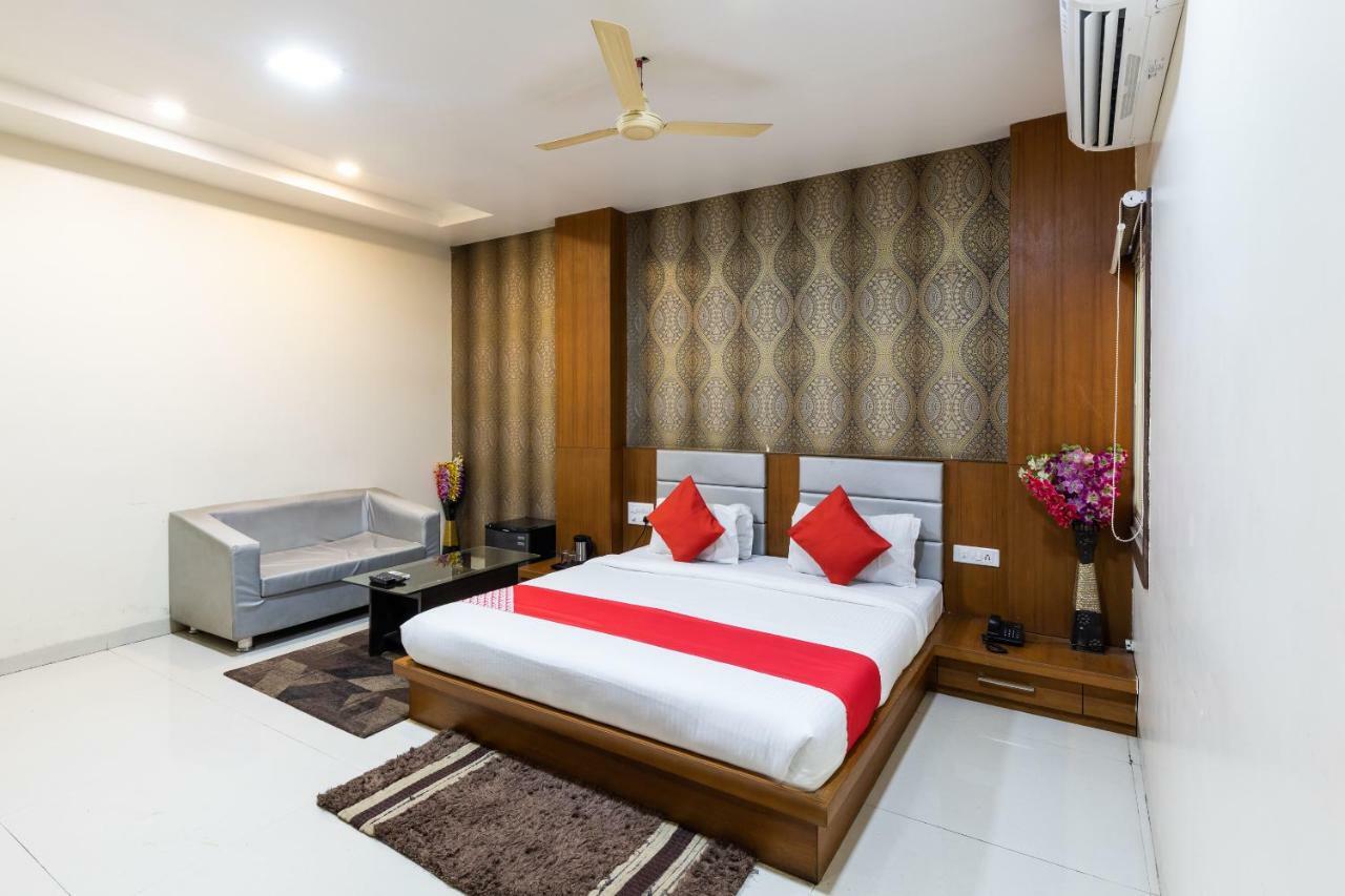 Oyo 41898 Balaji Palace Ratlām Екстериор снимка